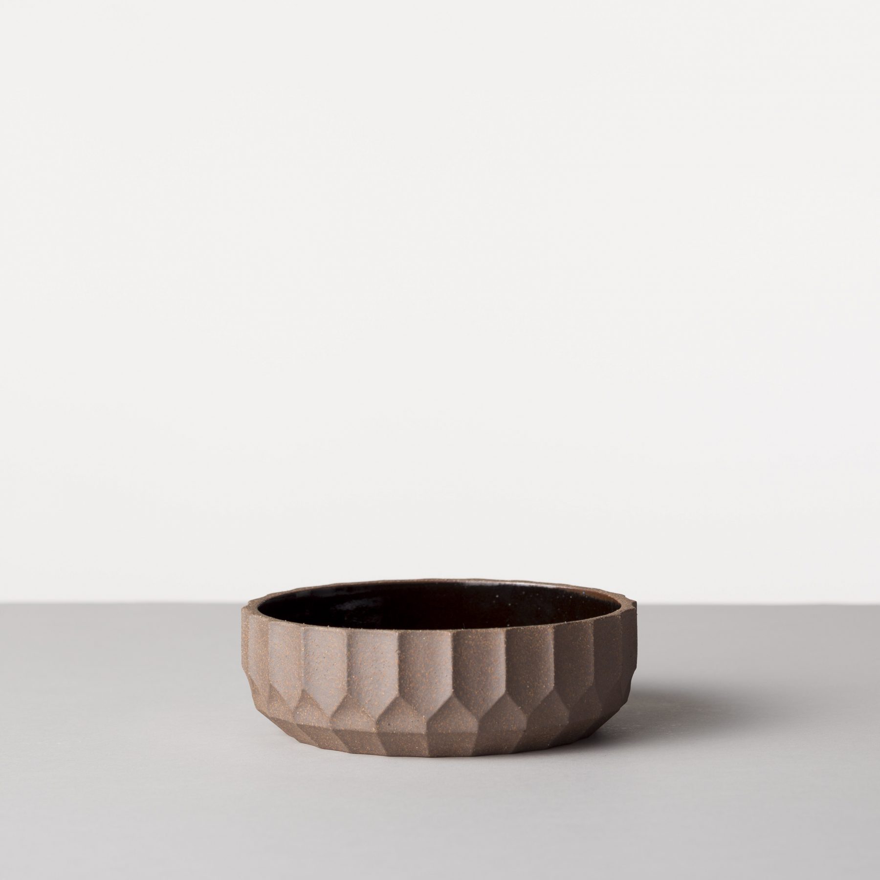 多角面取り 菓子鉢 | 株式会社マルヒロ | 波佐見焼の陶磁器ブランド