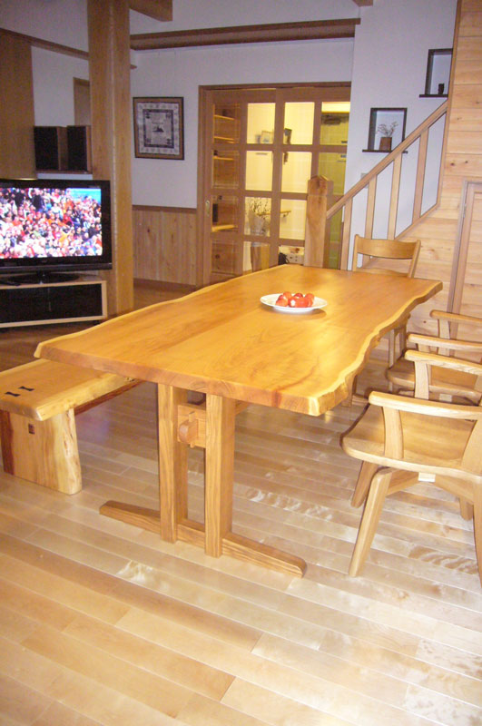 桜（サクラ）：ダイニングテーブルや手作り家具のオーダーは半布里工房