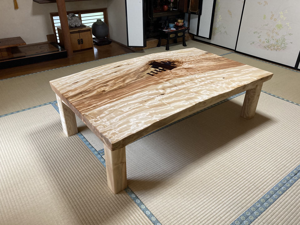 栃（トチ） 無垢一枚板こたつ座卓：ダイニングテーブルや手作り家具の