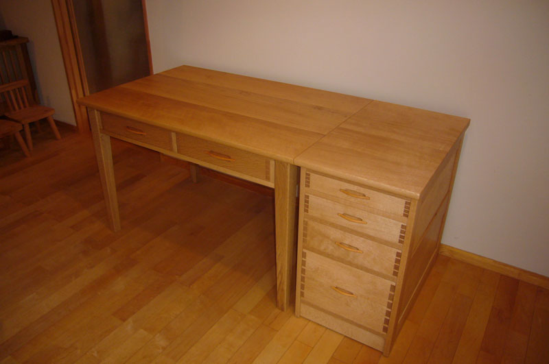 楢（ナラ） 学習机：無垢の手作り家具は半布里工房