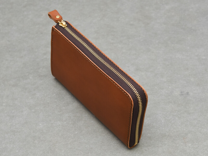 12枚のカード入れ付の大容量ファスナー長財布 / 革鞄のHERZ(ヘルツ