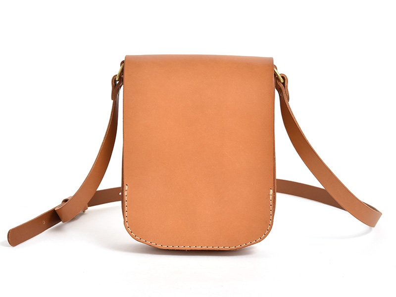 総かぶせのオールレザー縦型ポシェット / 革鞄のHERZ(ヘルツ)公式通販