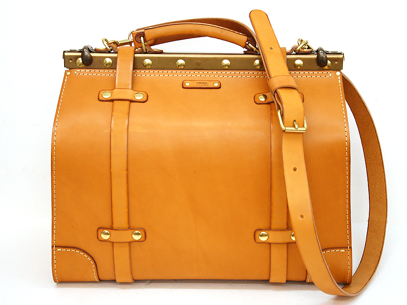 ノスタルジックな旅に誘う大容量の総革グランドストンバッグ / 革鞄の