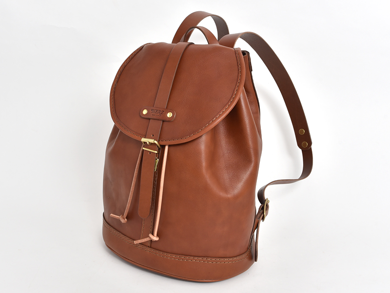 自転車乗りやアウトドアでも使える本革の1本ベルトリュック / 革鞄の