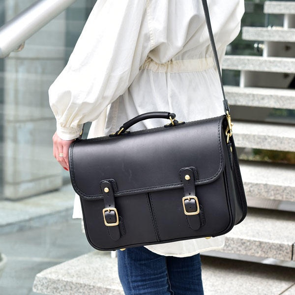 ビジネスにもおすすめのギボシ留め2wayショルダーバッグ / 革鞄のHERZ