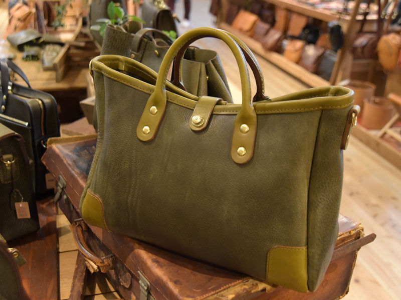 HERZ本店からお届けするミッスーリのダークグリーン【鞄追加編】｜革鞄