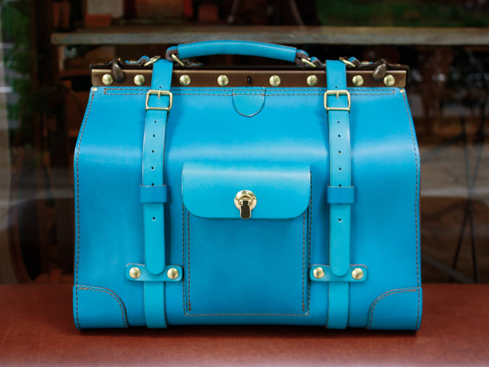 夏の限定革「セルリアンブルー」仙台店ラインナップ｜革鞄・革小物の