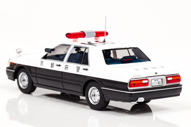 1/43 日産 セドリック (YPY31) 1995 京都府警察交通部交通機動隊車両