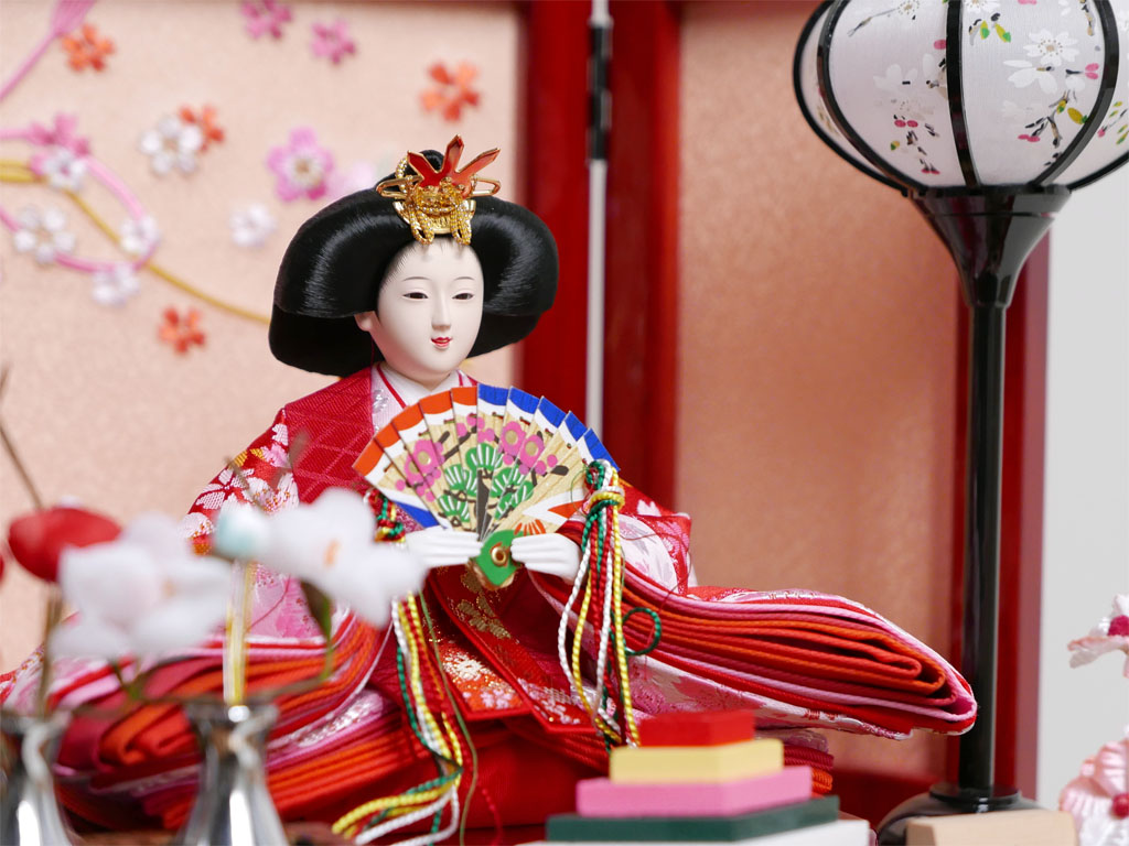 かわいいお顔の桜柄雛人形桜リボン赤塗り収納飾りの通販～選ばれるお店