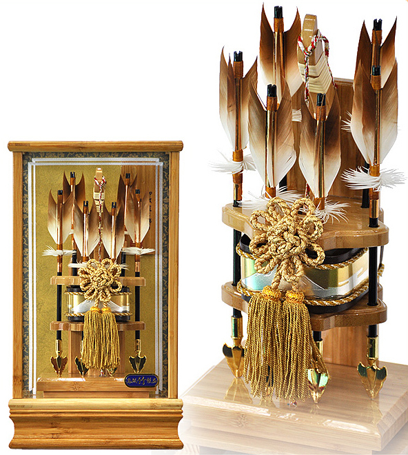 五月人形の両脇には…弓と刀を添えて | 職人手作りの【秀光人形工房】五