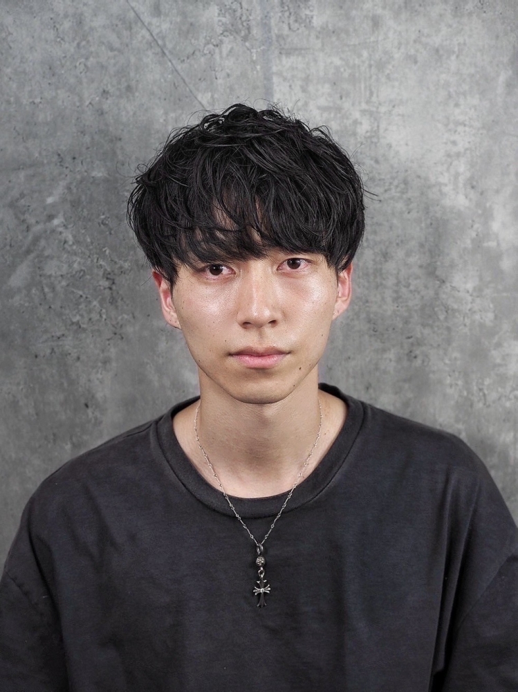 黒髪ナチュラルマッシュ｜ヘアカタログ｜|高級理容室 床屋 ヒロ銀座