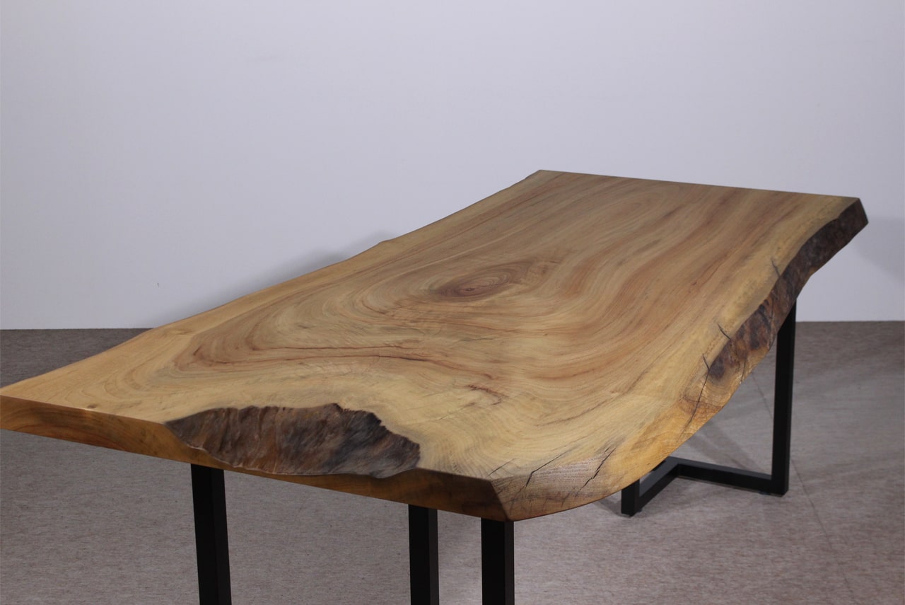 楠の一枚板 | ヒダコレ家具 - 丸太から一枚板とカスタムオーダー家具