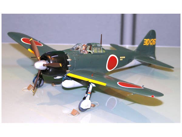 1/10 RC カルソニック スカイライン GT-R '03 TT-01 | HLJ.co.jp