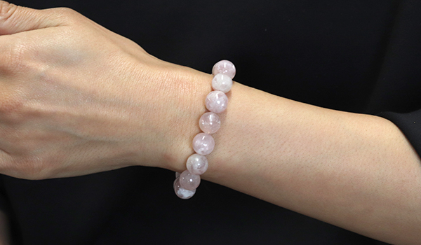 素通しブレス （ピンクマイカ）11mm|パワーストーンのヒーリング