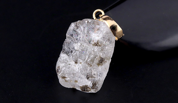 K18】【一点もの】ロシア産フェナカイト原石ペンダント-004※チェーン