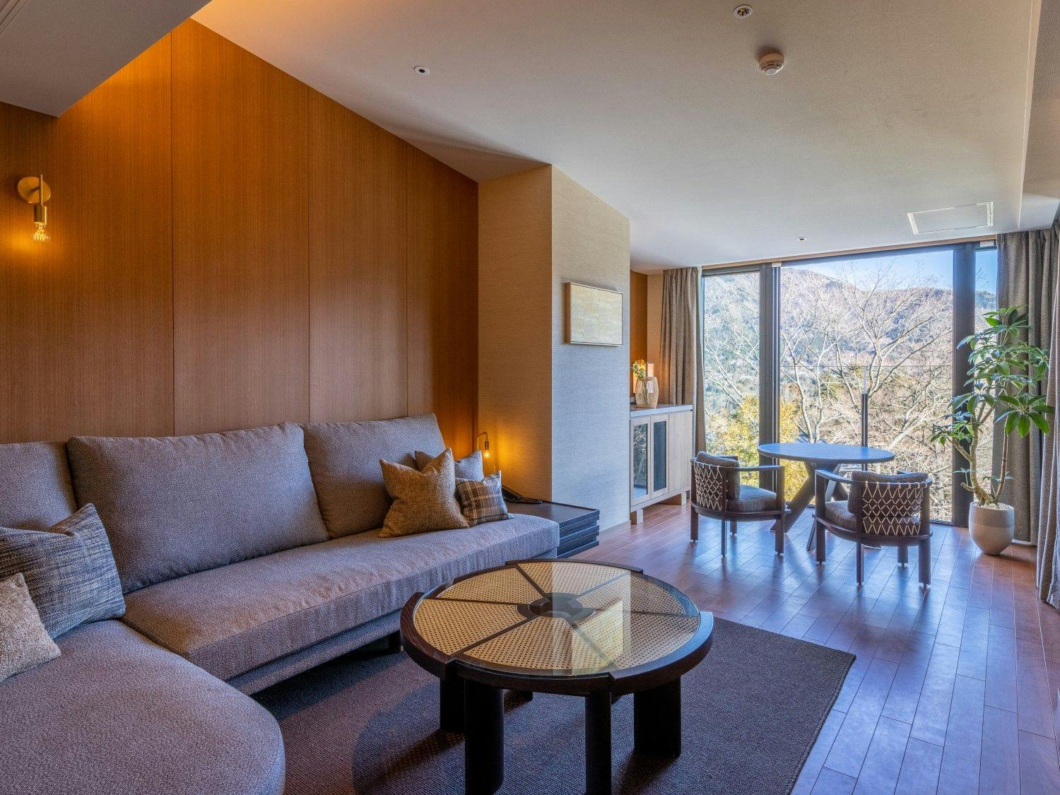 12296304.jpg?auto=compress,