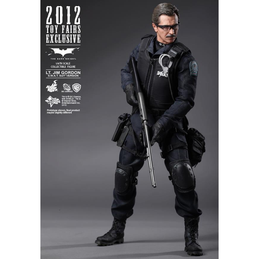 The Dark Knight Lt Jim Gordon SWAT version 1:6 figure Hot Toys MMS182