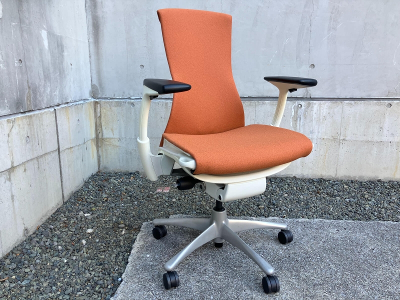 ハーマンミラー エンボディチェア オレンジ 中古 Herman Miller Embody
