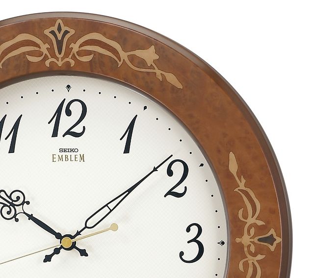 象嵌模様がエレガント！セイコーエンブレム掛け時計 SEIKO電波時計