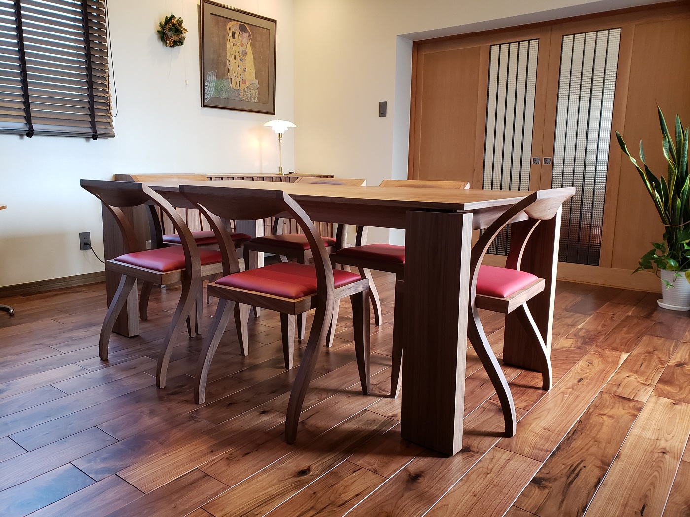 K様 ／ ポラダ ケビンダイニングテーブル、アーレキンチェア、マサイ