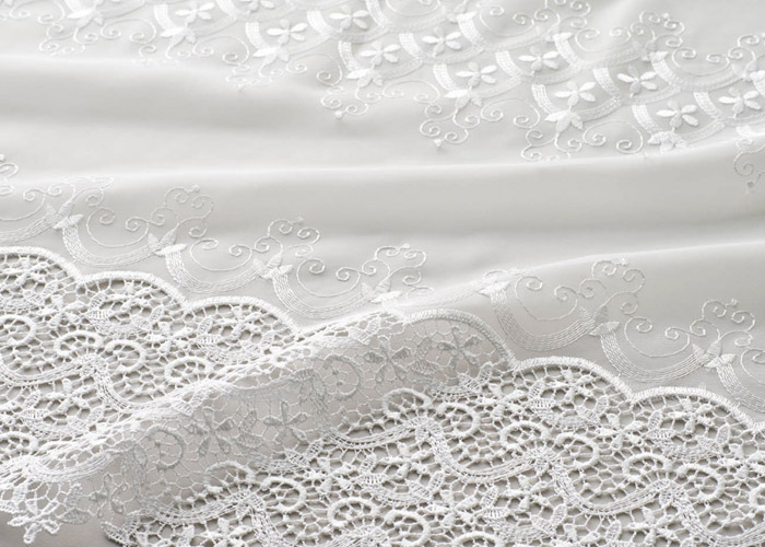 トルコ刺繍レースカーテン マクラメを裾にあしらった刺繍がエレガント