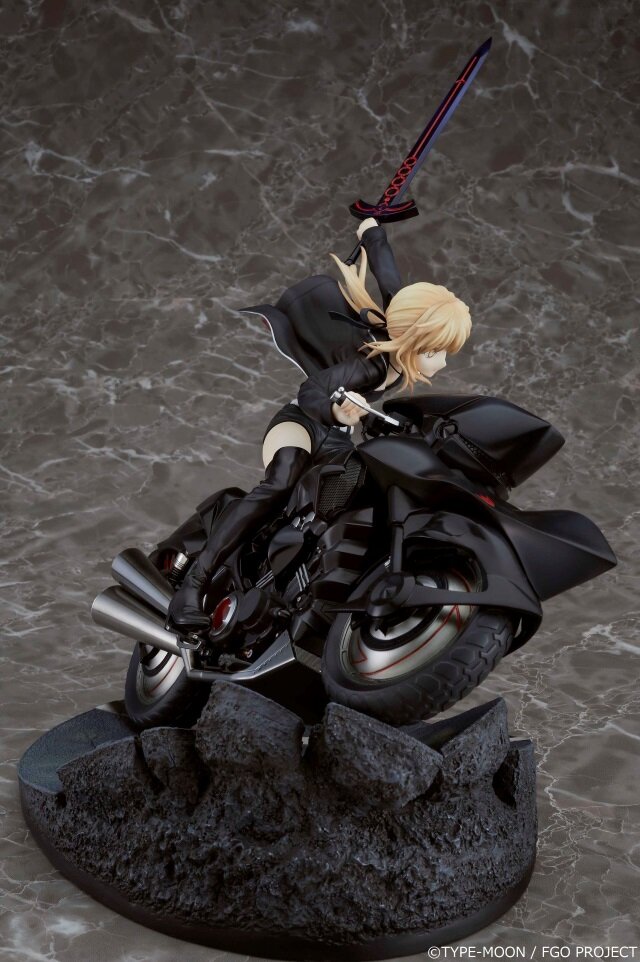 FGO』セイバー/アルトリア〔オルタ〕＆キュイラッシェ・ノワールの