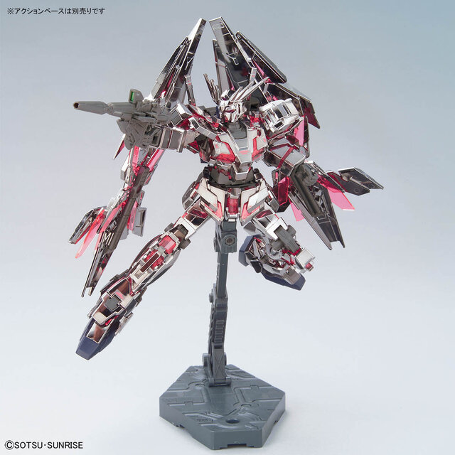 約2万円の「HG フェネクス（ゴールド/シルバーメッキ仕様セット）」が