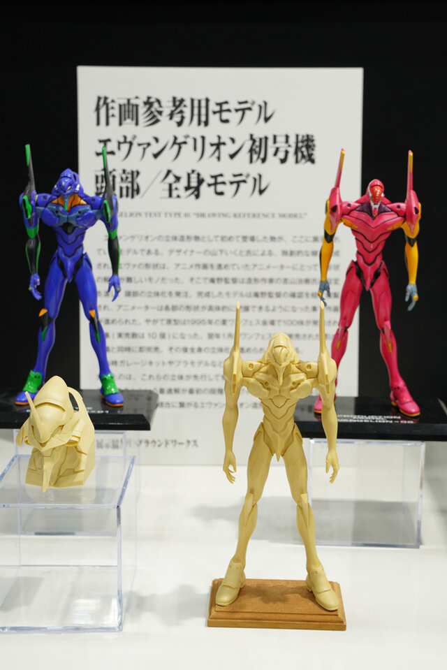 綾波レイ、アスカの大型造形物も！「エヴァワンフェス」珠玉の作品が大