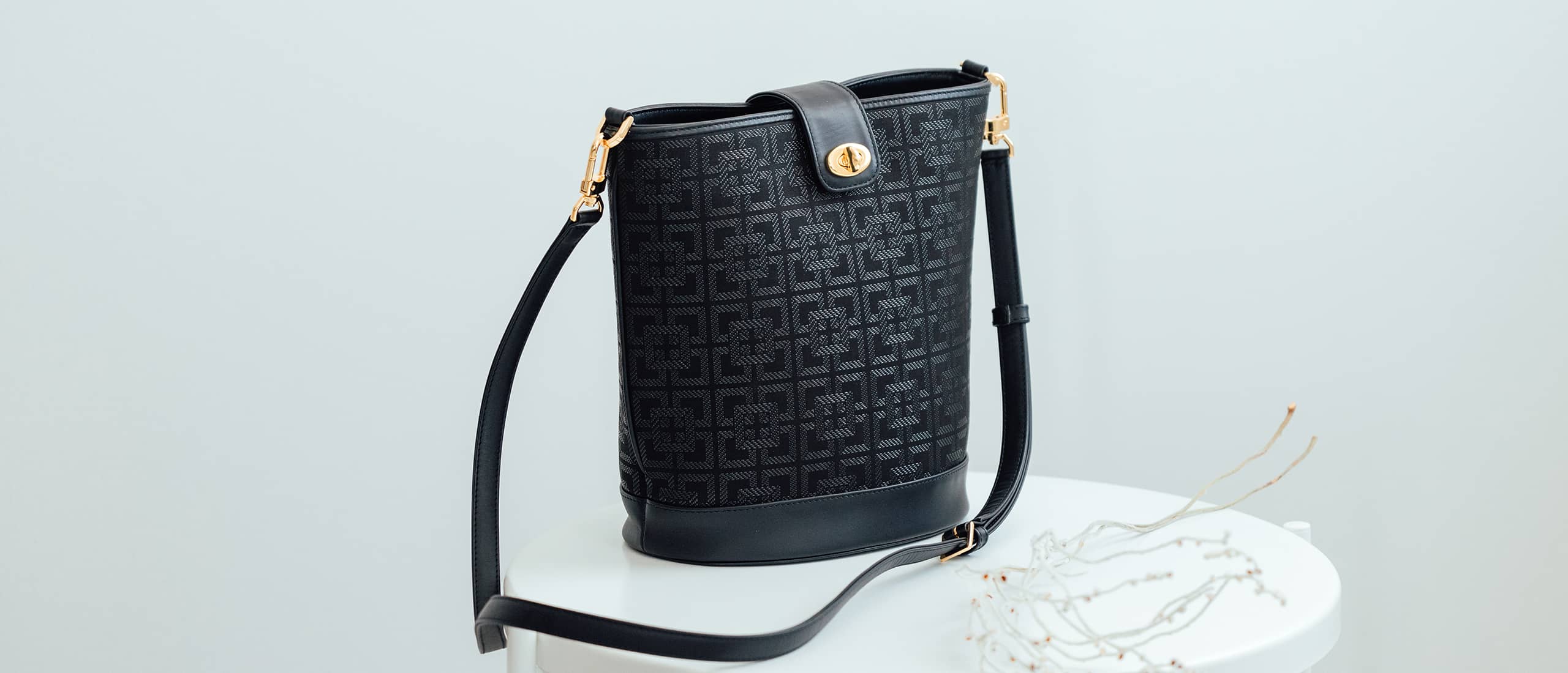 ショルダーバッグ | 商品 | 印傳屋 | INDEN-YA