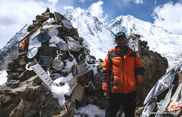 バルトロ氷河トレッキング K2・ブロードピーク、360度のカラコルム