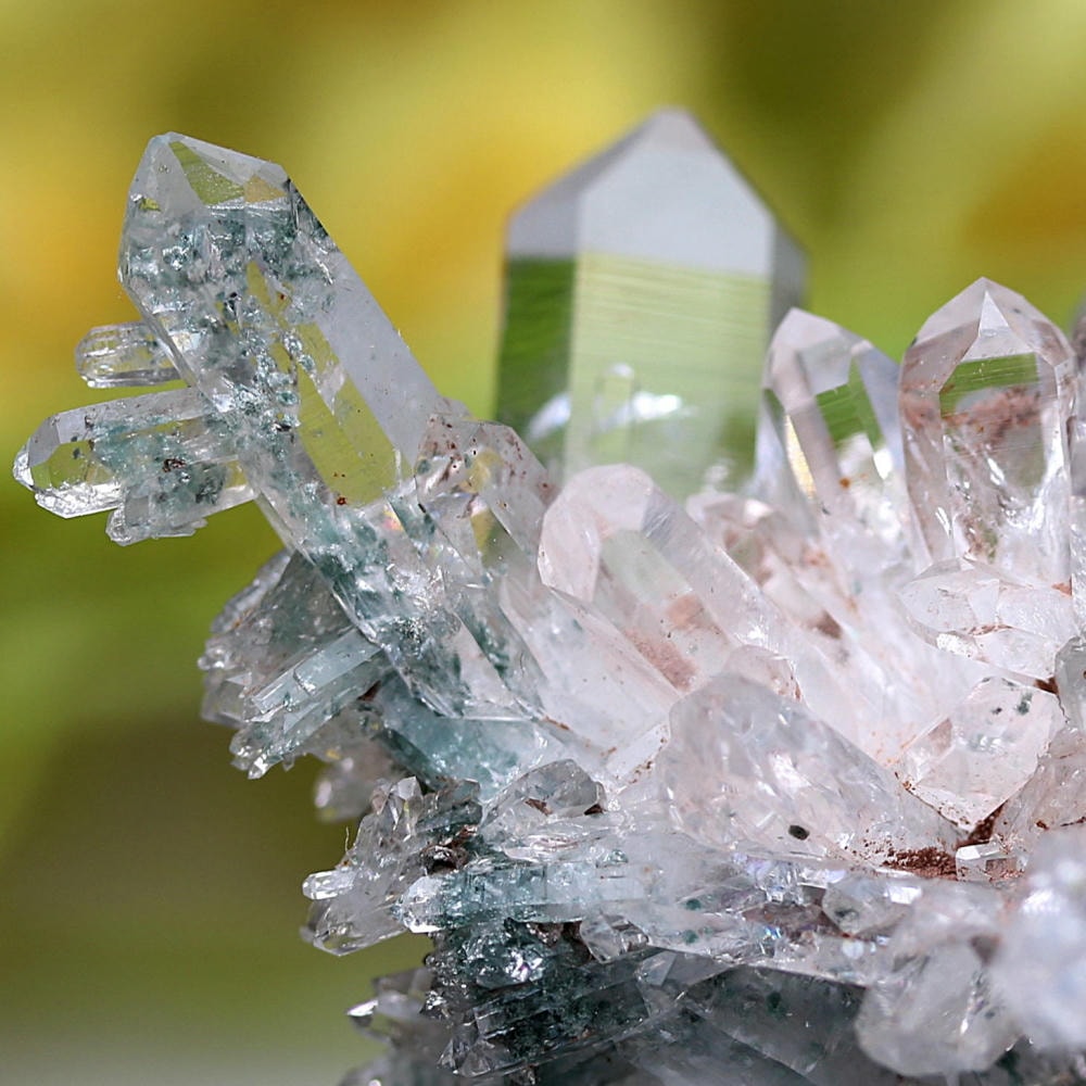 高品質++]コロンビア産水晶クラスター/ほんのりピンク＆クローライト