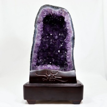 高品質]ブラジル産アメジストドーム（高さ約34.5cm） - 埼玉県吉川市の