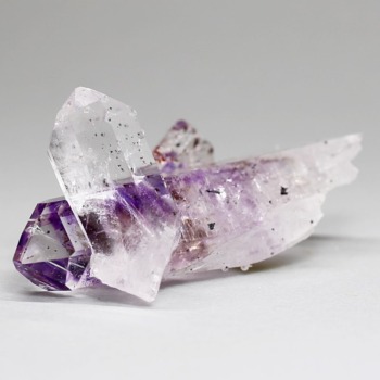 高品質]ナミビア共和国ブランドバーグ産ファントムアメジスト原石