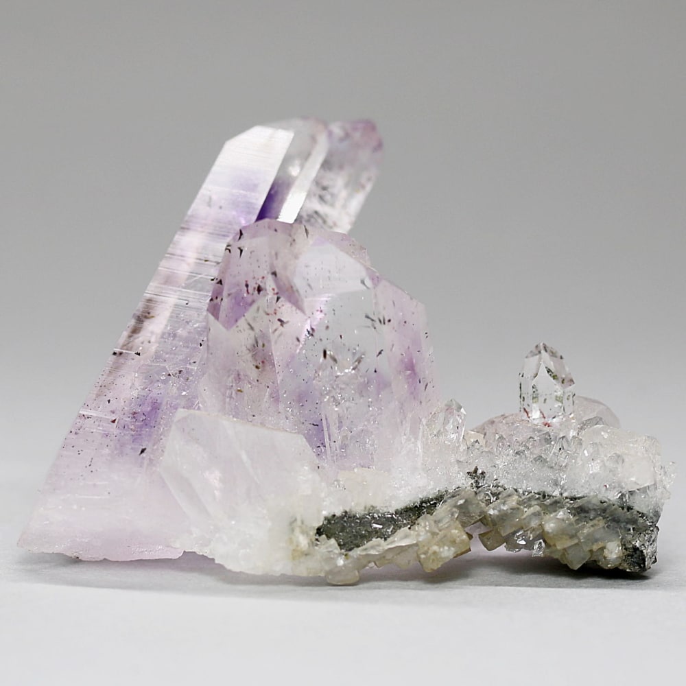 高品質]ナミビア共和国ブランドバーグ産ファントムアメジスト原石