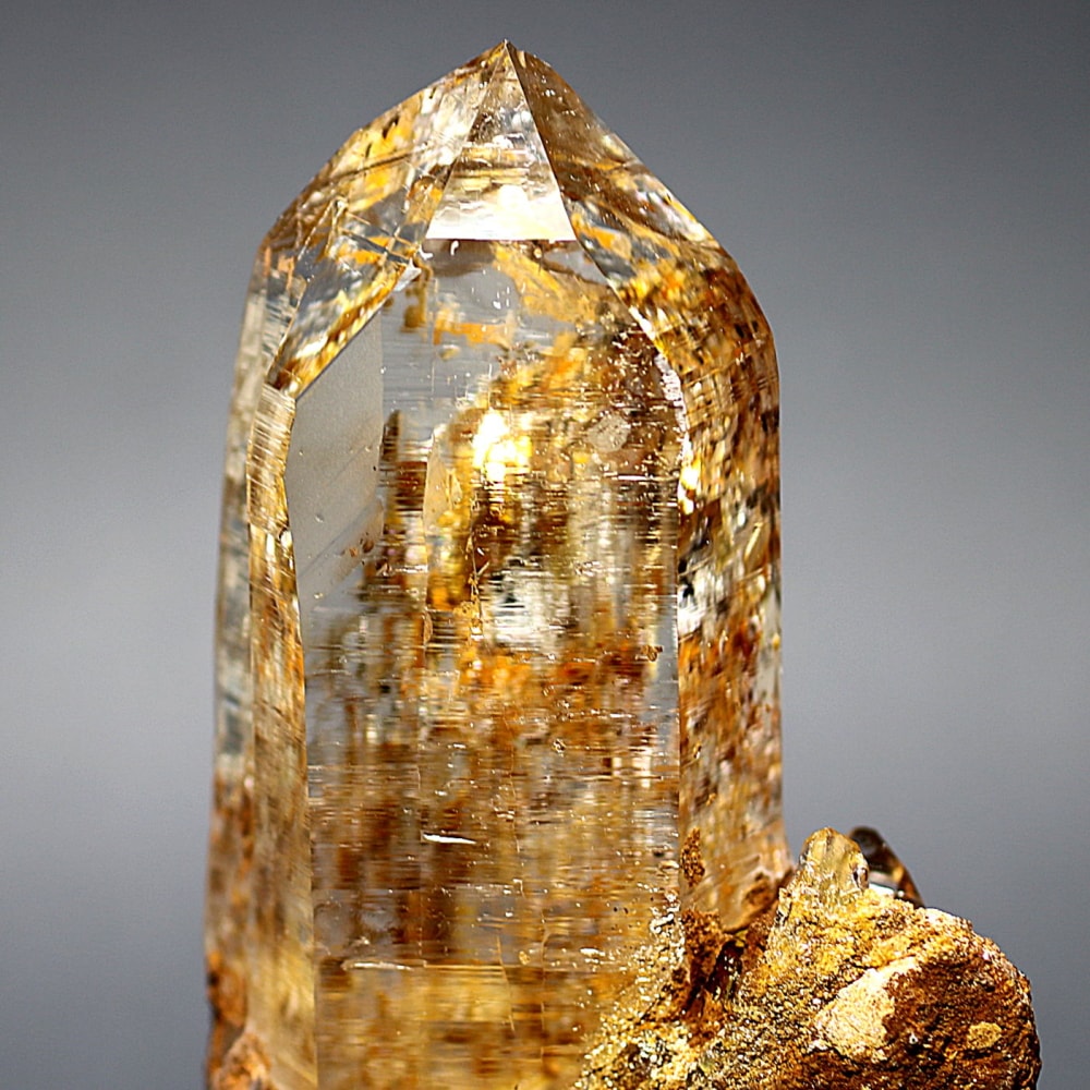 ガネッシュヒマール/ヒンドゥン産]ヒマラヤ水晶原石ナチュラルポイント