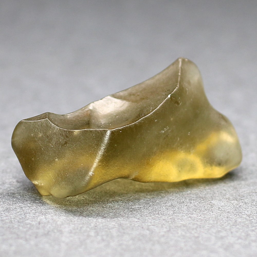 希少・トップクォリティ]天然ブラックリビアングラス原石（8.8g