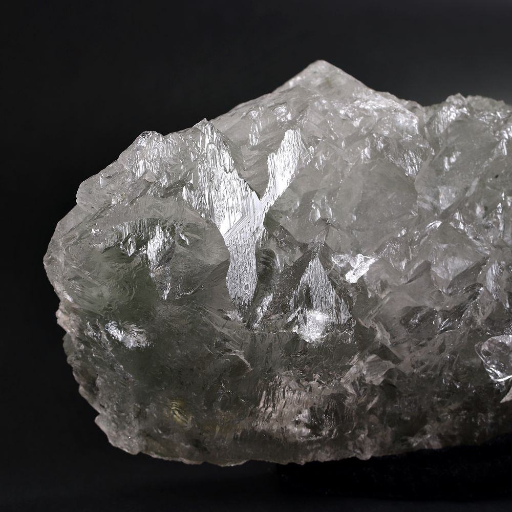 パキスタン/スカルドゥ産ヒマラヤアイスクリスタル/木製台座付属（完全