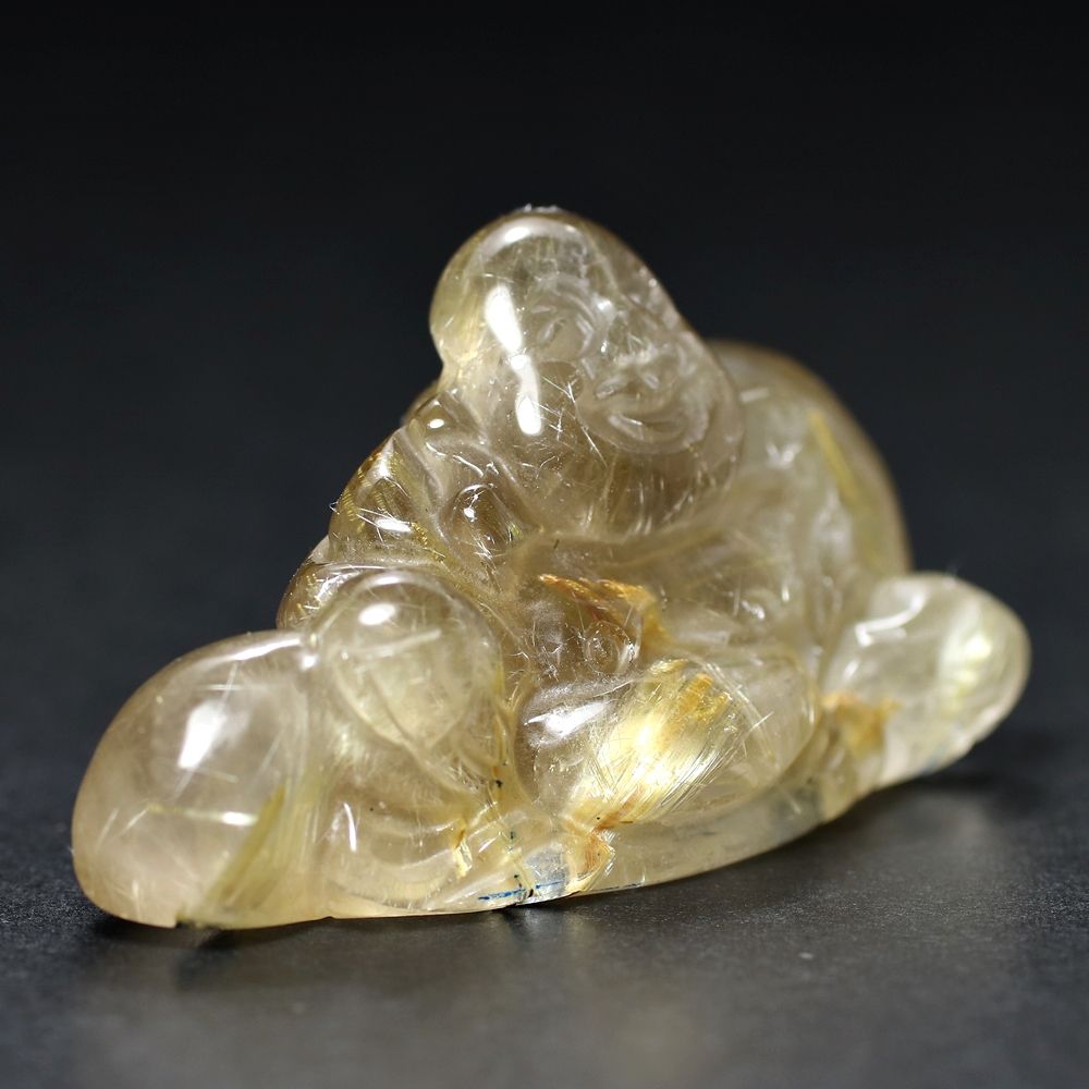 ブラジル産]ゴールドルチルクォーツ彫刻/布袋様（専用木製台座付
