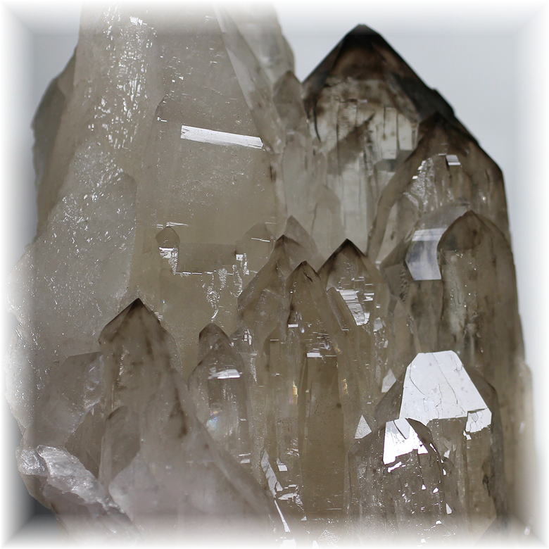 ブラジル産]天然スモーキーシトリンクォーツ（カテドラルクラスター