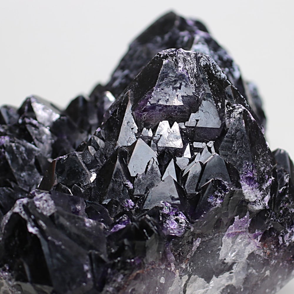 希少・トップクォリティ]インド/マハラシュトラ州産ブラックアメジスト