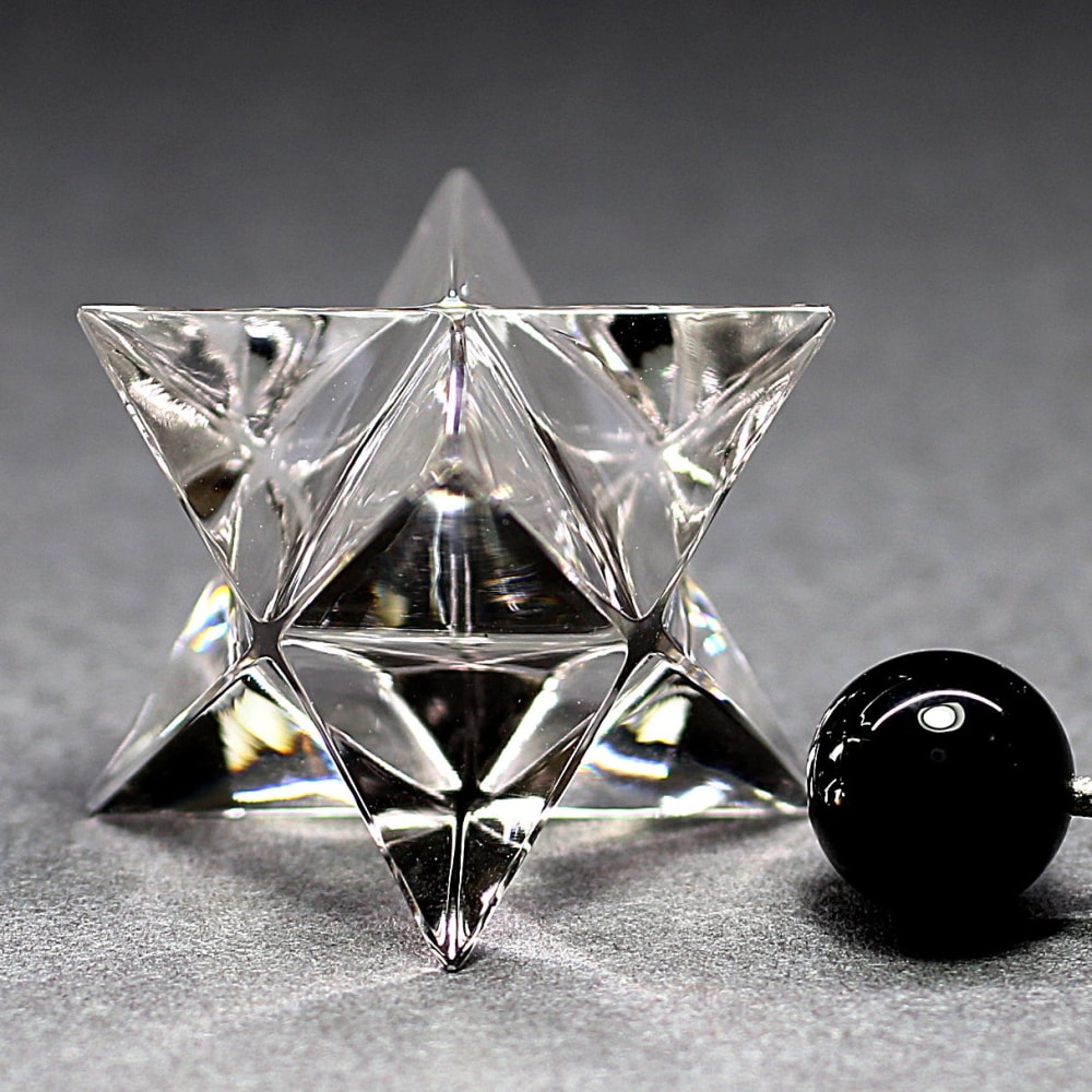 ガネッシュヒマール産]ヒマラヤ水晶マルカバスター（マカバ・高さ約