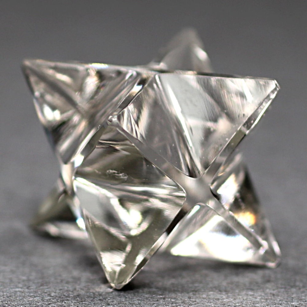 ガネッシュヒマール産]ヒマラヤ水晶マルカバスター（マカバ・高さ約