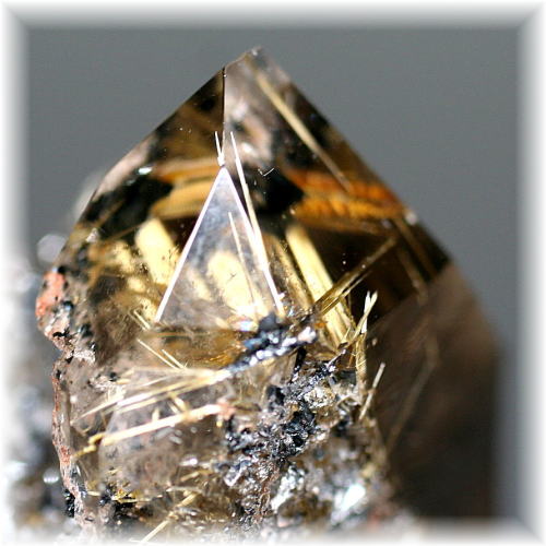 ブラジル産]ゴールドルチルクォーツポイント - 埼玉県吉川市の天然石