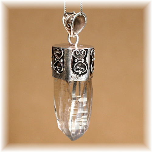 ガネッシュヒマール産]ヒマラヤ水晶スーパーナチュラル原石ペンダント