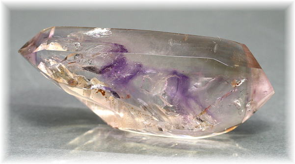 マダガスカル産]水入りアメジストエレスチャルクォーツ（ポリッシュ