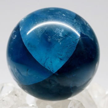 ブルーフローライト丸玉（スフィア、球体石） - 埼玉県吉川市の天然石