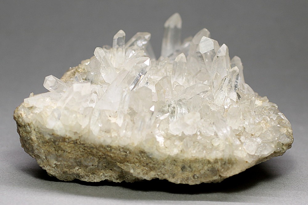 カンチェンジュンガ産]ヒマラヤ水晶クラスター/原石（ミルキーな色合い