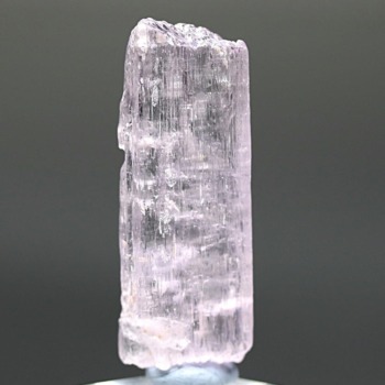 アフガニスタン産]ピンククンツァイト結晶原石（非加熱無着色/57.7g