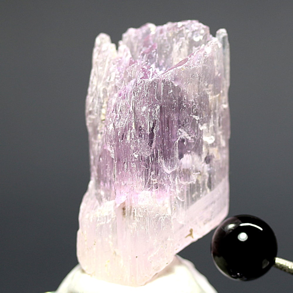 アフガニスタン産]ピンククンツァイト結晶原石（非加熱無着色/25.4g