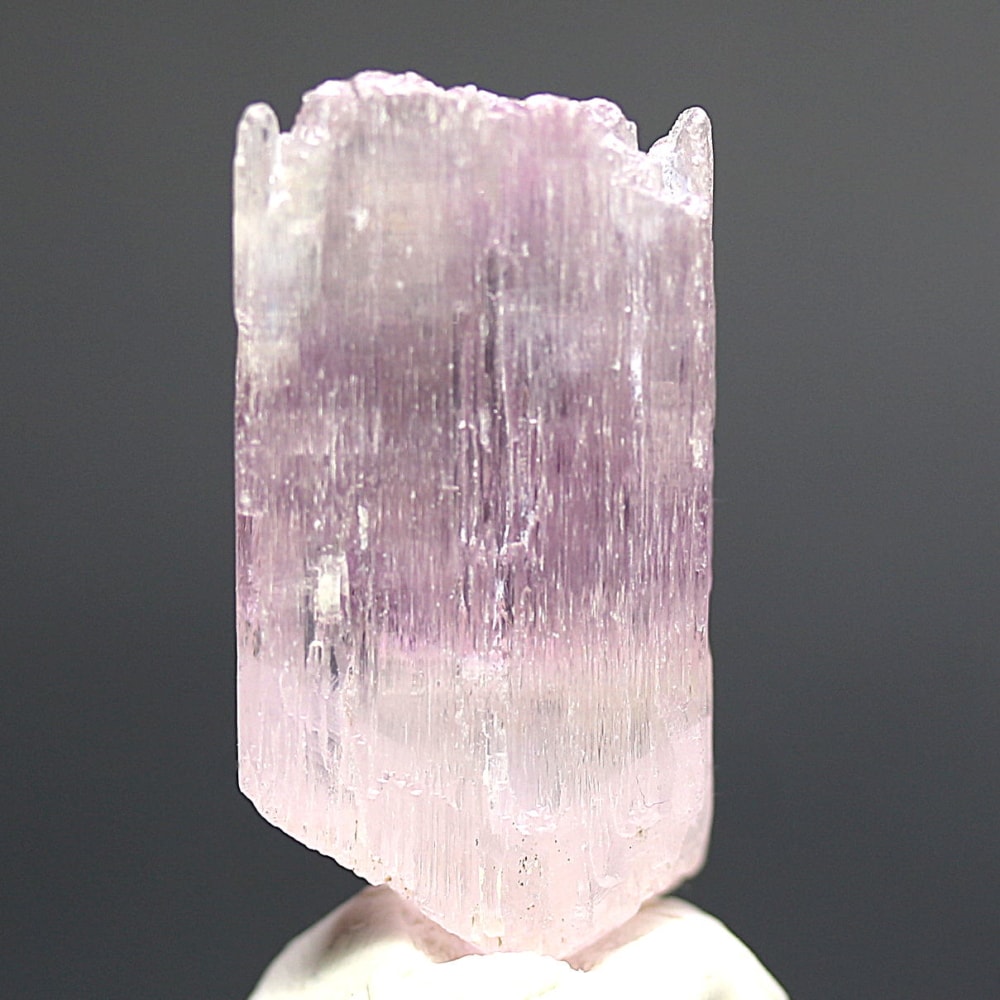 アフガニスタン産]ピンククンツァイト結晶原石（非加熱無着色/25.4g